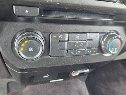 Used 2017 Ford F150 XLT image 27