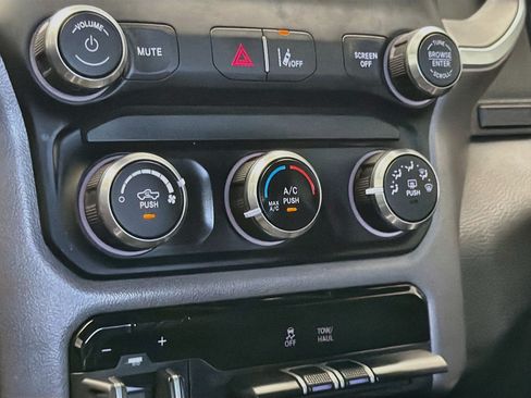 Used 2021 RAM 1500 Big Horn RWD image 10