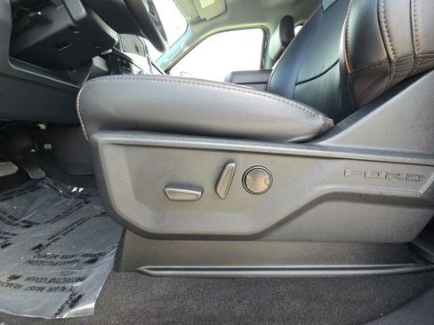Used 2025 Ford F250 Lariat w/ Chrome Package image 23