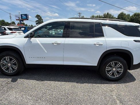 New 2026 Chevrolet Traverse LT w/ Driver Confidence Package FWD image 11