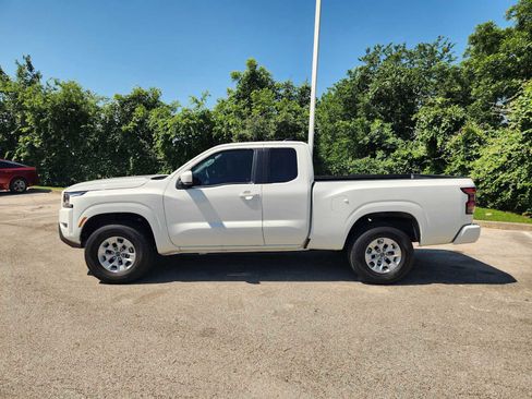 Used 2024 Nissan Frontier SV AWD/4WD image 4