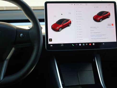 Used 2021 Tesla Model Y 2WD image 33