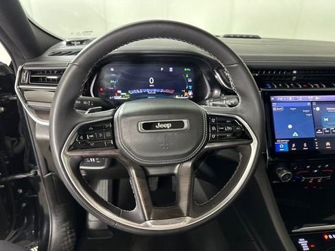 Used 2023 Jeep Grand Cherokee Overland image 14