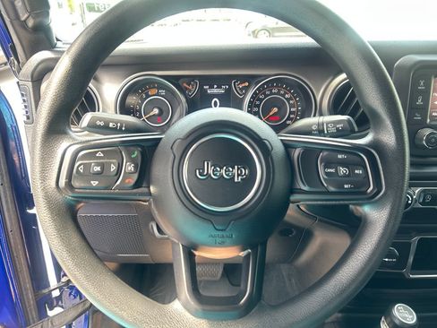 Used 2020 Jeep Wrangler Sport AWD/4WD image 14