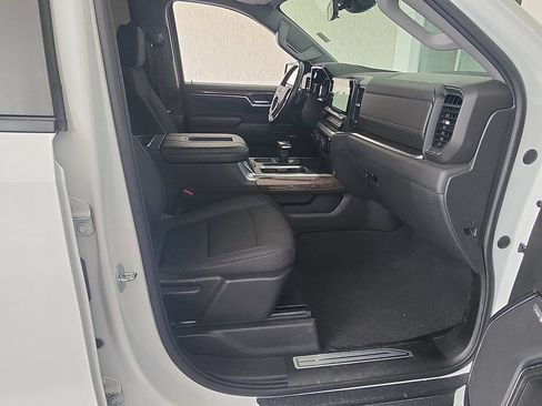 Certified 2022 Chevrolet Silverado 1500 LT Trail Boss w/ Convenience Package II AWD/4WD image 28
