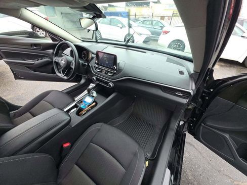 Used 2025 Nissan Altima 2.5 S image 6