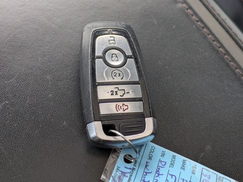 Certified 2021 Ford F250 Platinum w/ FX4 Off-Road Package image 32