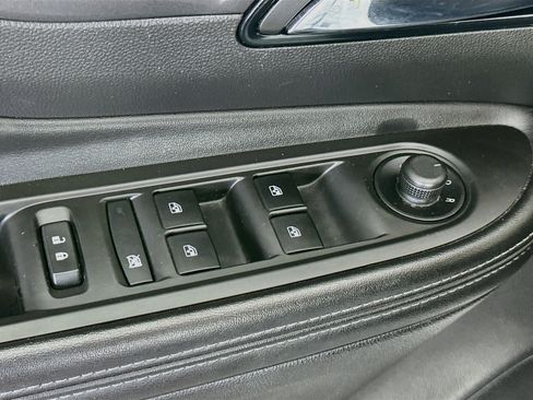 Used 2020 Buick Encore Essence AWD/4WD image 15
