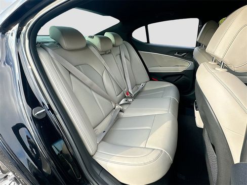 Used 2023 Genesis G70 2.0T image 24