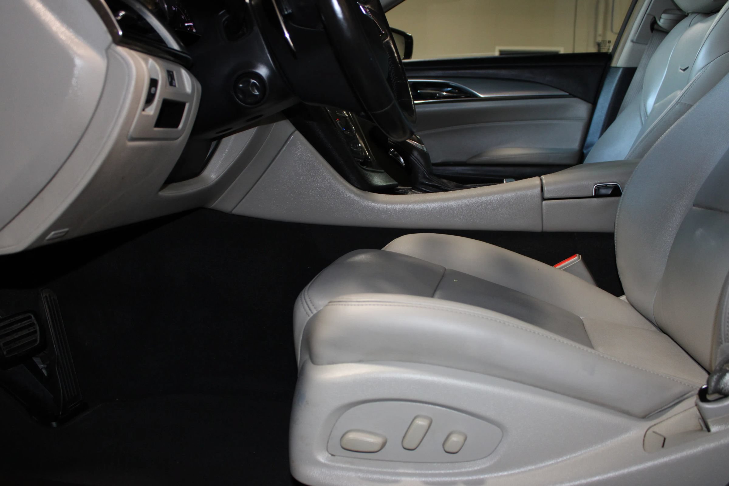 Used 2017 Cadillac CTS Luxury RWD image 28