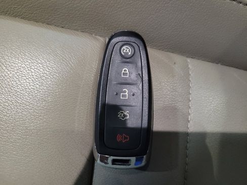 Used 2016 Ford Escape Titanium AWD/4WD image 32