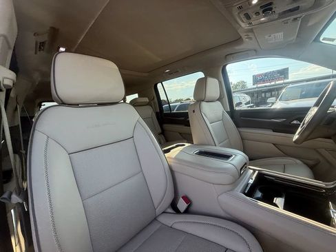 Used 2023 GMC Yukon XL Denali AWD/4WD image 25