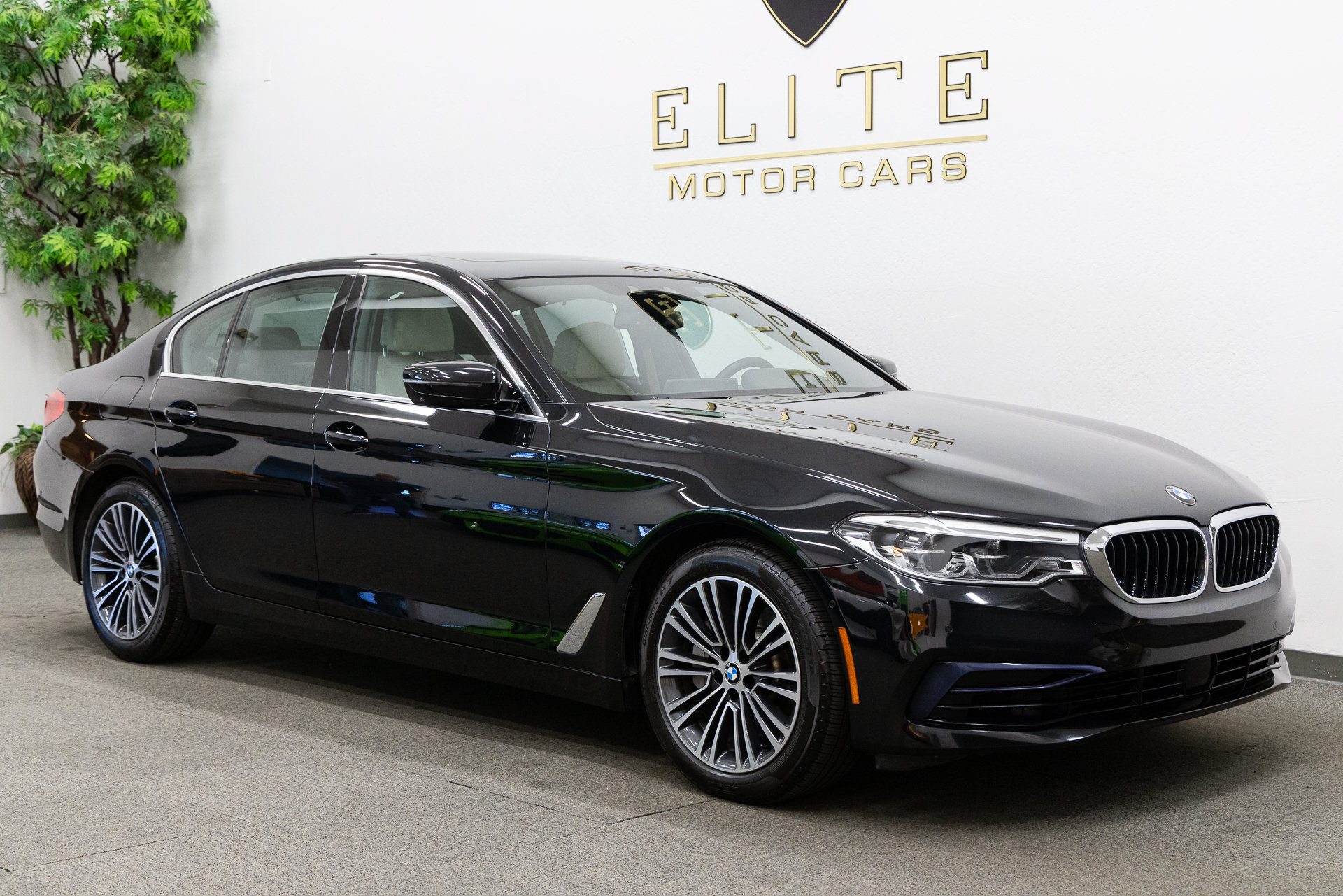 Used 2019 BMW 540i w/ Premium Package RWD image 8