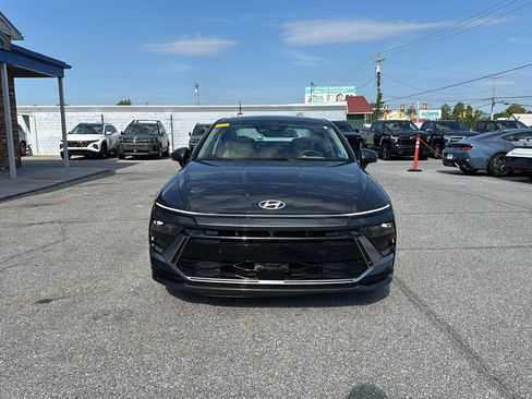 Certified 2025 Hyundai Sonata Limited FWD image 2