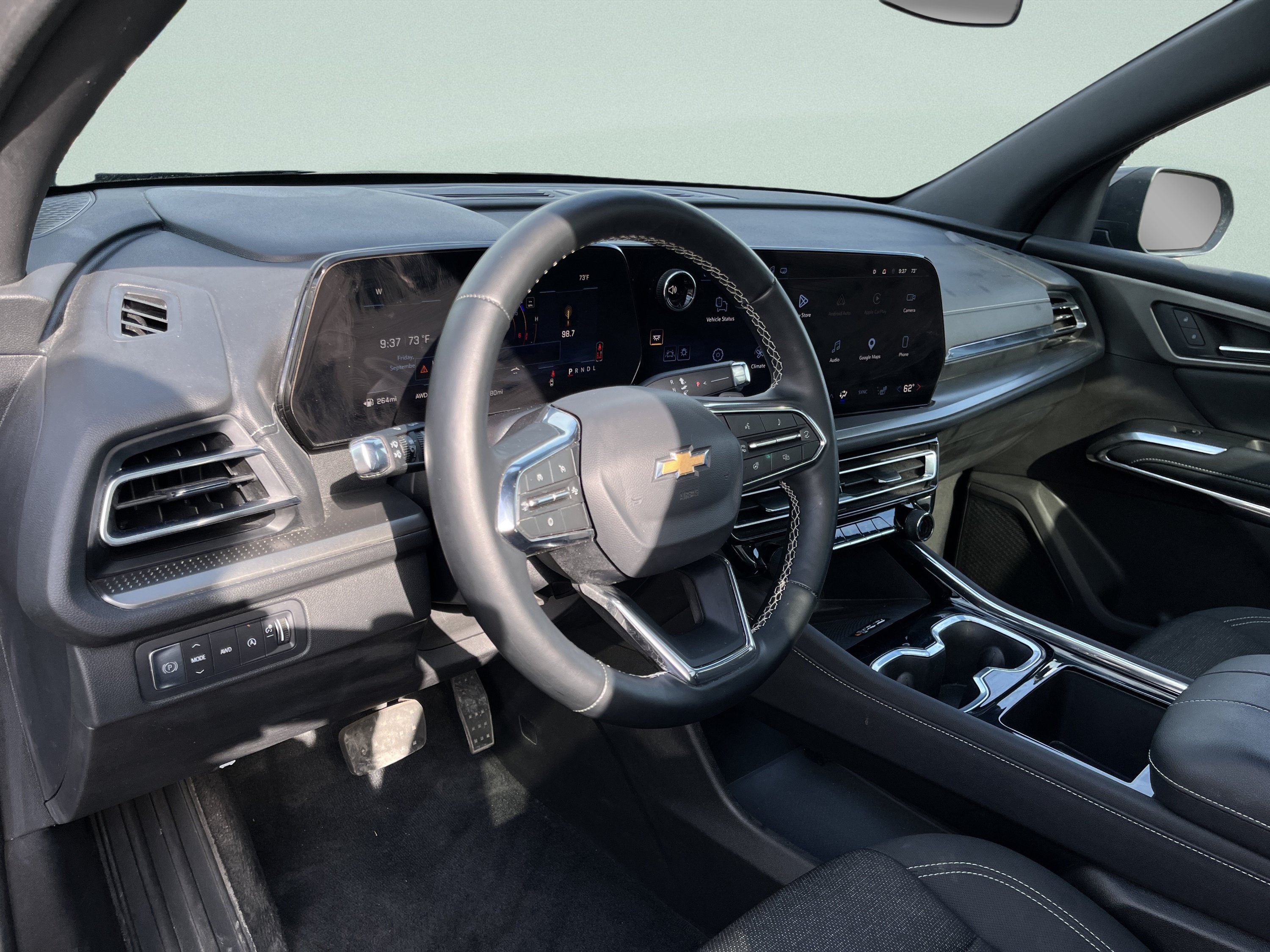 Used 2025 Chevrolet Traverse LT w/ Sun and Wheel Package AWD/4WD image 16