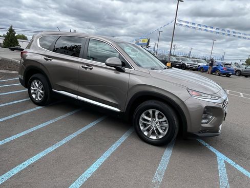 Used 2019 Hyundai Santa Fe SE AWD/4WD image 7