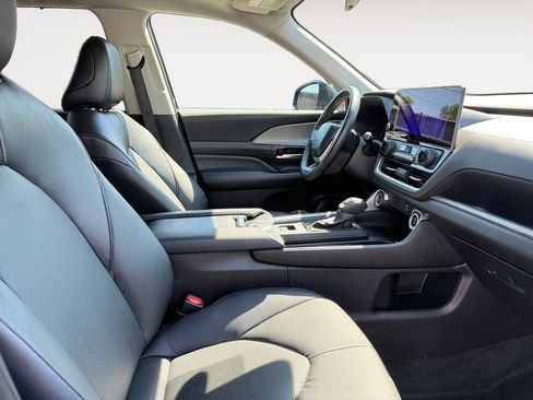 Certified 2025 Toyota Grand Highlander AWD image 15