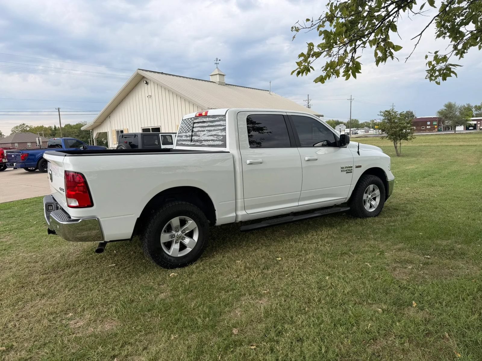 Used 2020 RAM 1500 Classic SLT w/ Luxury Group AWD/4WD image 5
