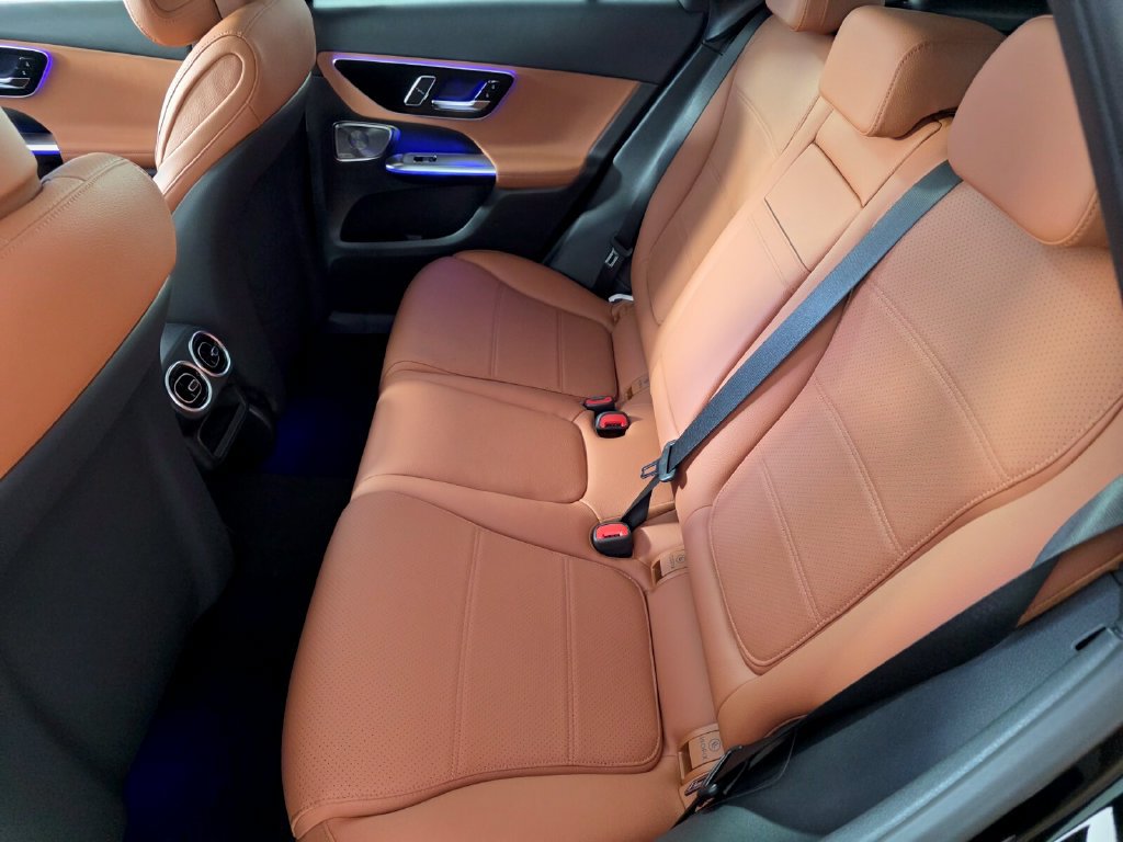 New 2027 Mercedes-Benz GLC 300 image 11