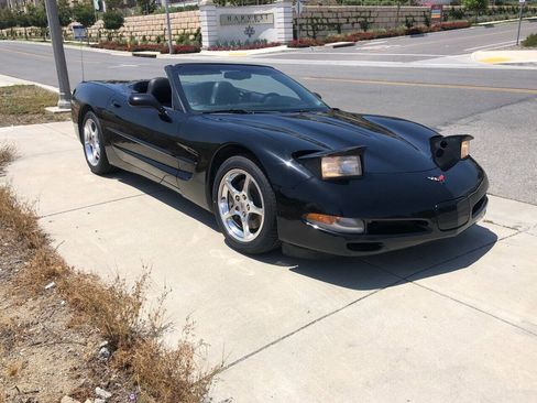 Used 1999 Chevrolet Corvette Convertible RWD image 23