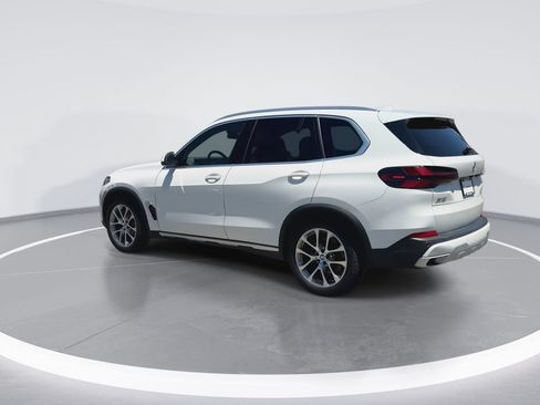 Used 2024 BMW X5 xDrive40i w/ Premium Package AWD/4WD image 6