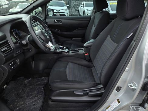 Used 2022 Nissan Leaf SV image 17