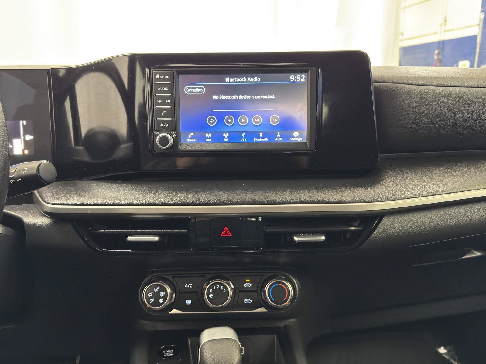 Used 2025 Nissan Kicks S AWD/4WD image 23