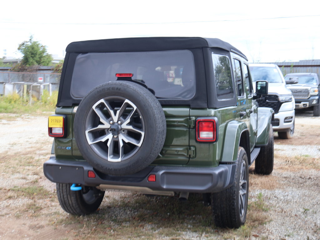 Used 2024 Jeep Wrangler Unlimited AWD/4WD image 17