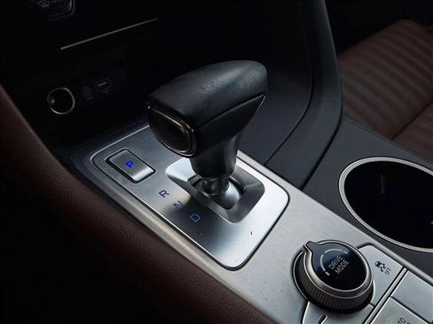 Used 2020 Genesis G70 2.0T w/ Elite Package image 13