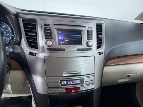 Used 2013 Subaru Outback 3.6R Limited w/ Moonroof Pkg image 17