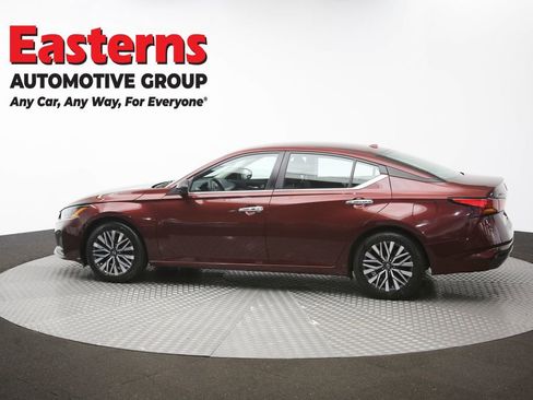 Used 2024 Nissan Altima 2.5 SV FWD image 61