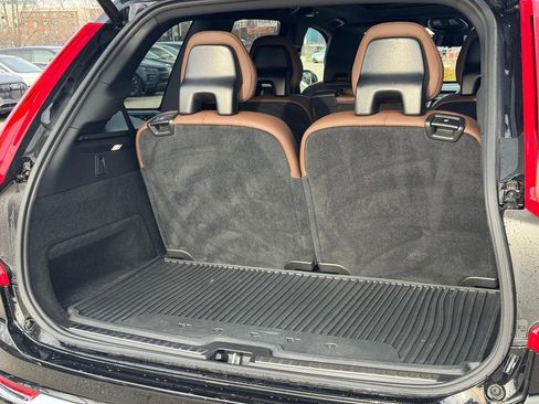 Certified 2025 Volvo XC90 B6 Plus w/ Protection Package AWD/4WD image 5