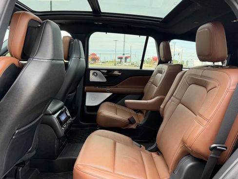 Used 2023 Lincoln Aviator Reserve w/ Equipment Group 201A AWD/4WD image 16