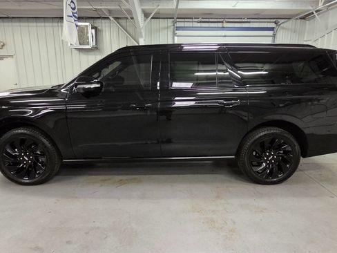 Used 2025 Lincoln Navigator L Reserve w/ Jet Appearance Package AWD/4WD image 3