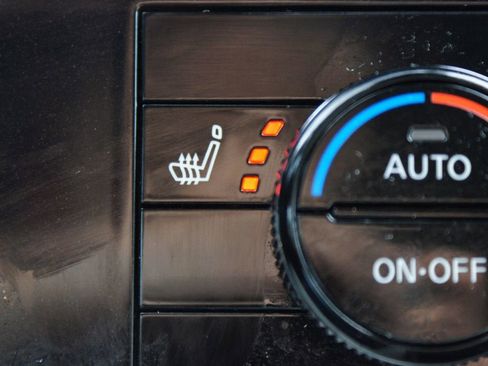 Used 2024 Nissan Pathfinder SL image 8