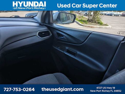 Used 2022 Chevrolet Equinox LT image 24