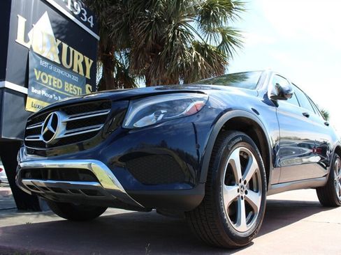 Used 2017 Mercedes-Benz GLC 300 w/ Premium 2 Package image 1
