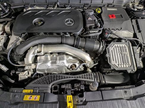 Used 2025 Mercedes-Benz GLB 250 image 25