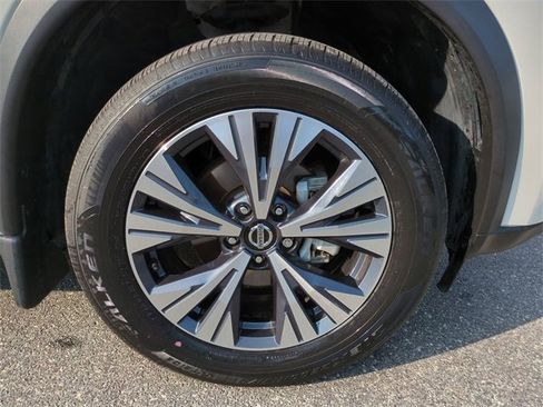 Used 2021 Nissan Rogue SV w/ Premium Package image 11