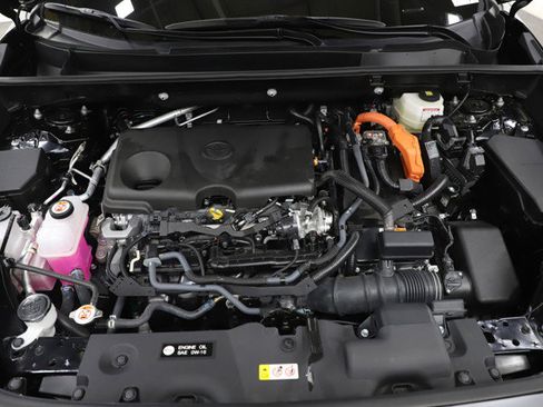 Used 2025 Toyota RAV4 LE image 29