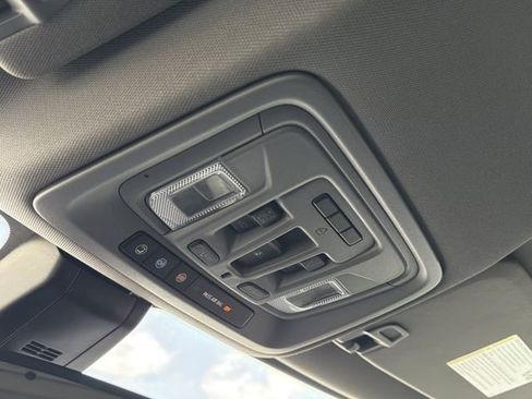 Used 2022 GMC Sierra 1500 Denali w/ Denali Premium Package image 15