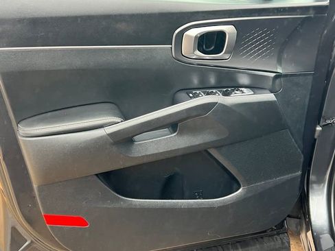 Used 2024 Kia Sorento S image 15