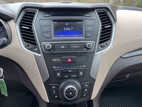 Used 2018 Hyundai Santa Fe Sport image 20