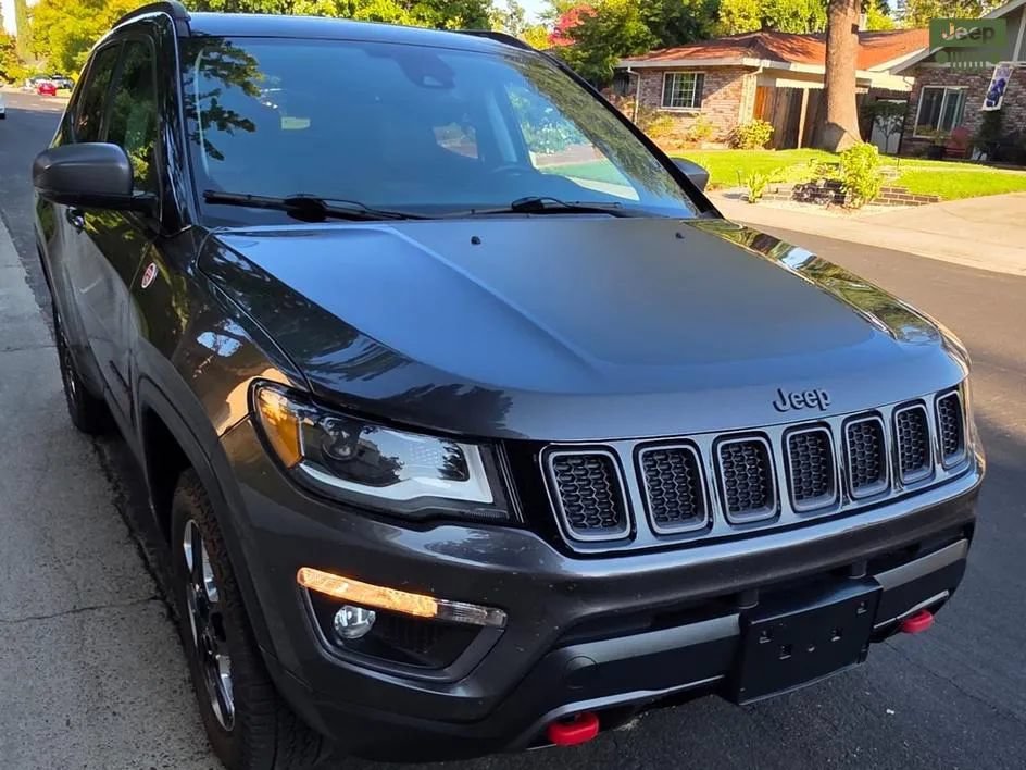 Used 2018 Jeep Compass Trailhawk w/ Leather Interior Group AWD/4WD image 28