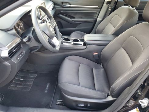 Used 2023 Nissan Altima 2.5 SV image 5