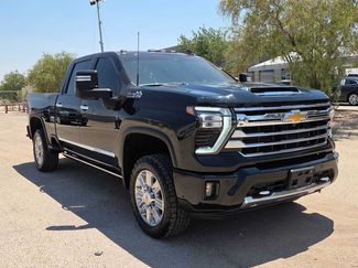 Used 2025 Chevrolet Silverado 2500 High Country w/ Technology Package AWD/4WD video 2