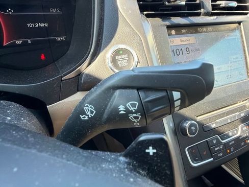 Used 2018 Ford Fusion SE w/ Fusion SE Technology Package FWD image 38