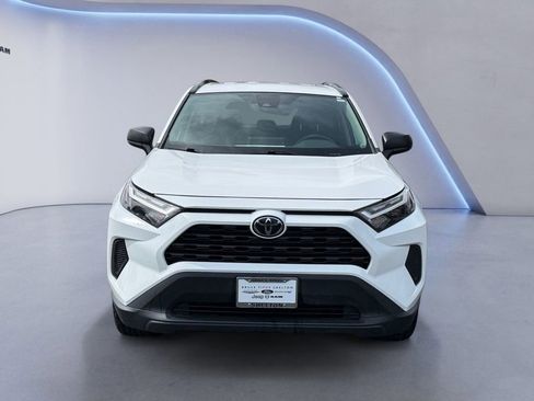 Used 2025 Toyota RAV4 LE AWD/4WD image 9