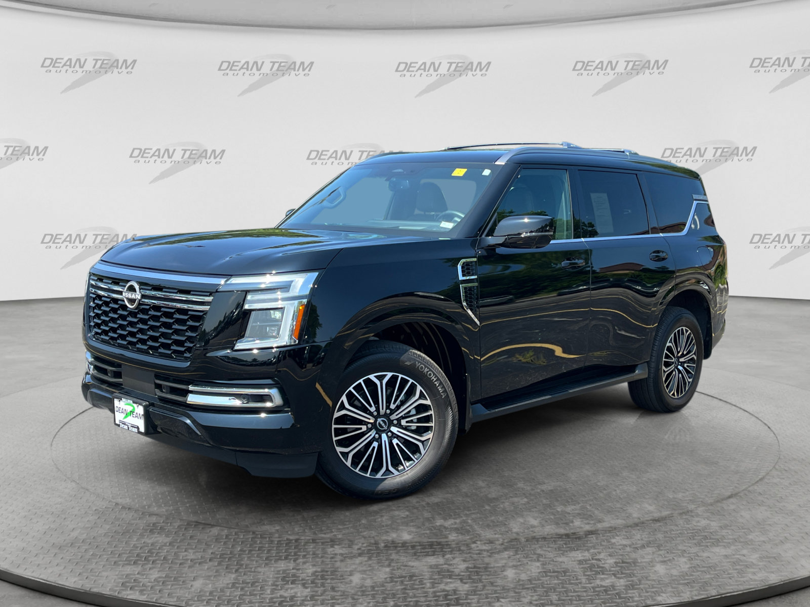 Used 2025 Nissan Armada SL w/ Captain's Chari Seat Package AWD/4WD image 3