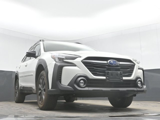 Used 2025 Subaru Outback Onyx Edition AWD/4WD image 28